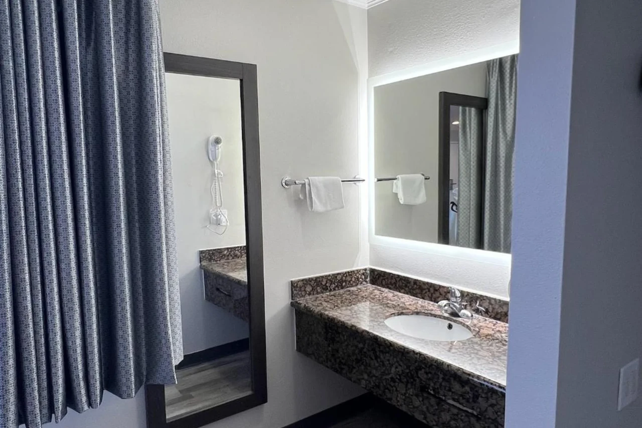 Experience Cloud 9 Inn LAX in Inglewood, CA