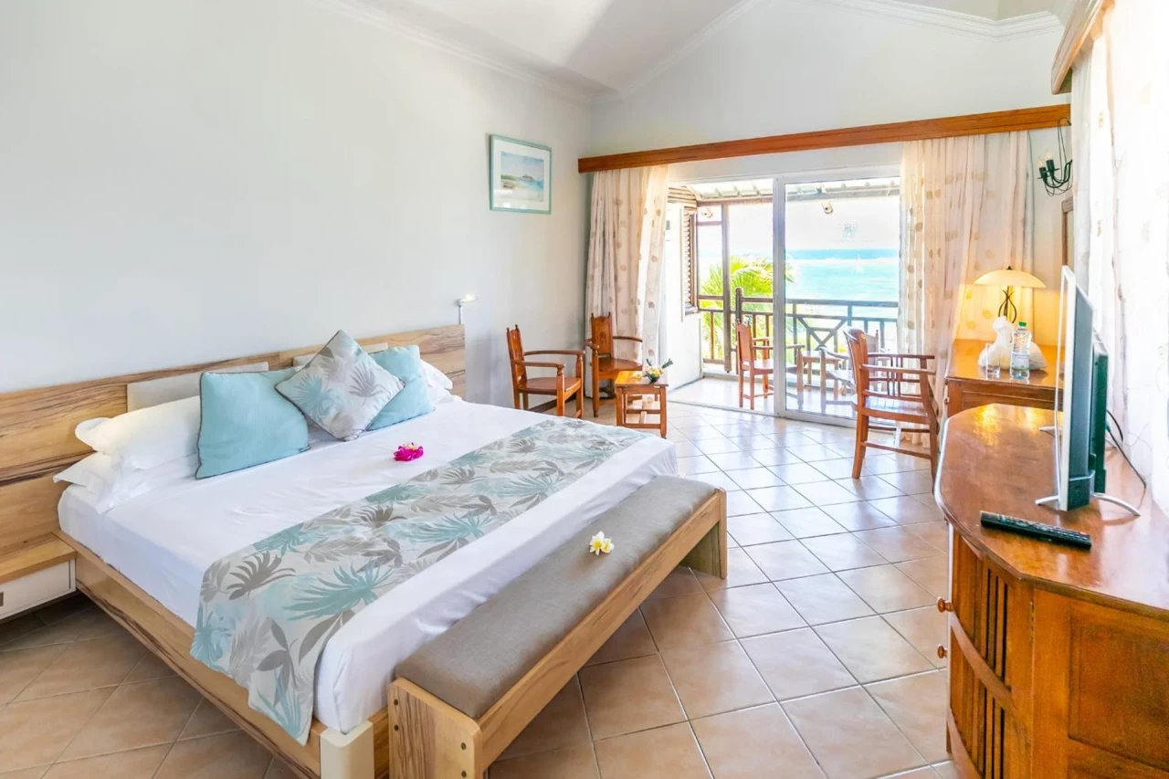 Le Peninsula Bay Beach Resort & Spa